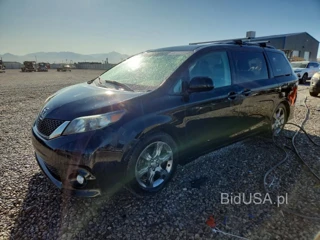 TOYOTA SIENNA SPORT