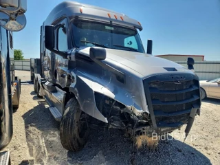 FREIGHTLINER CASCADIA 126 SLEEPER CAB"