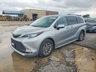 TOYOTA SIENNA XLE