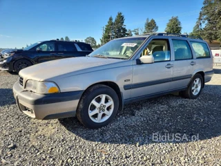 VOLVO V70 XC