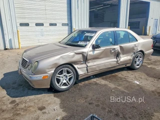MERCEDES-BENZ E 320