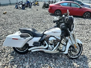 HARLEY-DAVIDSON FLHX STREET GLIDE