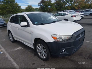 MITSUBISHI MITSUBISHI OUTLANDER SPORT SE
