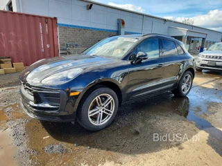 PORSCHE MACAN BASE
