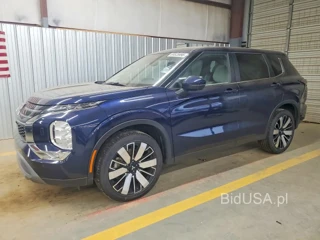 MITSUBISHI OUTLANDER SE