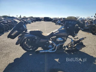 HARLEY-DAVIDSON FLHX STREET GLIDE