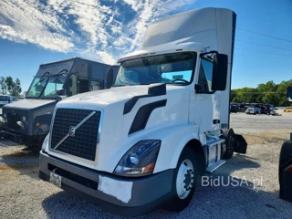 VOLVO VNL