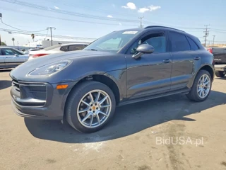 PORSCHE MACAN BASE
