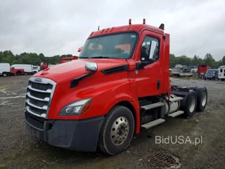 FREIGHTLINER CASCADIA 126