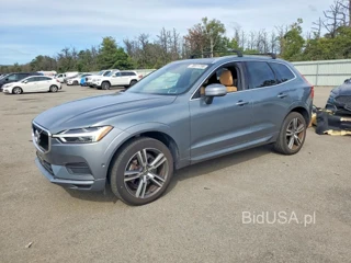 VOLVO XC60 T6 MOMENTUM