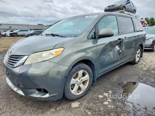 TOYOTA SIENNA LE