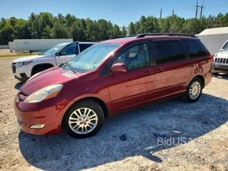 TOYOTA SIENNA XLE