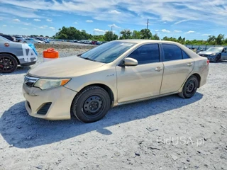 TOYOTA CAMRY HYBRID LE
