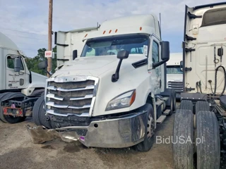 FREIGHTLINER CASCADIA 126