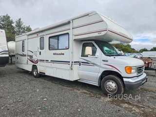 FORD ECONOLINE E450 SUPER DUTY CUTAWAY VAN