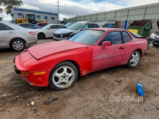 PORSCHE 944
