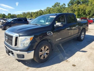 NISSAN TITAN S