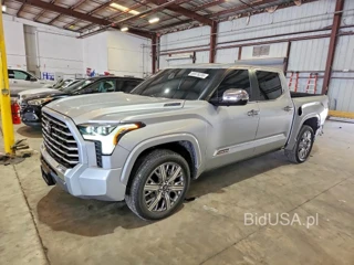TOYOTA TUNDRA CREWMAX CAPSTONE