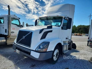VOLVO VNL