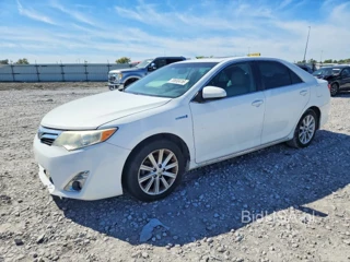 TOYOTA CAMRY HYBRID XLE