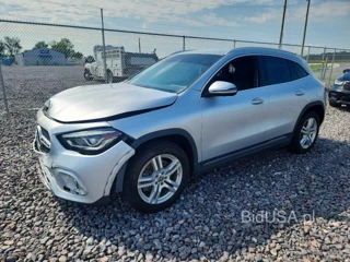 MERCEDES-BENZ GLA 250 4MATIC