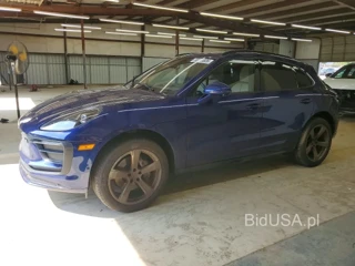 PORSCHE MACAN BASE