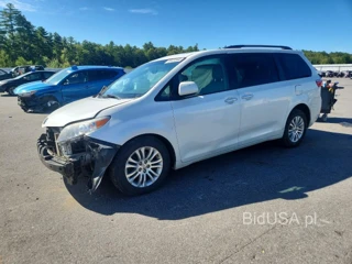 TOYOTA SIENNA XLE 8-PASSENGER