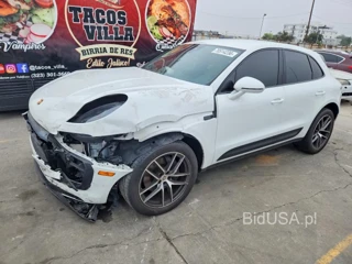PORSCHE MACAN BASE