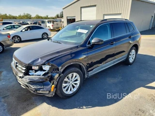VOLKSWAGEN TIGUAN SE
