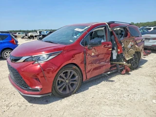 TOYOTA SIENNA XSE