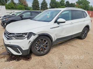 VOLKSWAGEN TIGUAN SE