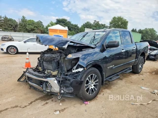 NISSAN TITAN SV