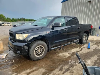 TOYOTA TUNDRA CREWMAX SR5