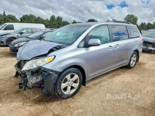 TOYOTA SIENNA LE