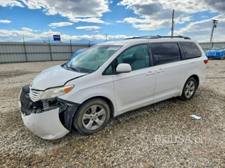 TOYOTA SIENNA LE