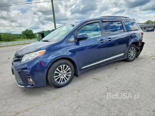 TOYOTA SIENNA XLE 8-PASSENGER