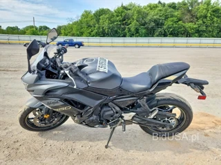 KAWASAKI EX650 R