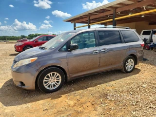 TOYOTA SIENNA XLE 8-PASSENGER