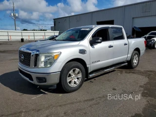 NISSAN TITAN S