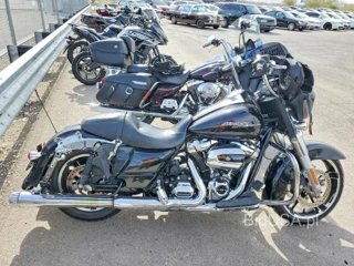 HARLEY-DAVIDSON FLHX STREET GLIDE