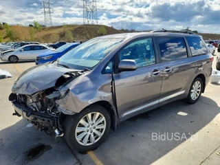 TOYOTA SIENNA XLE 7-PASSENGER