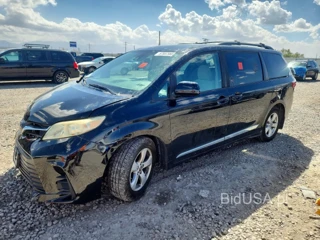 TOYOTA SIENNA LE