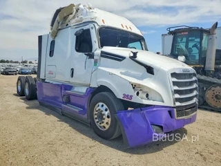 FREIGHTLINER CASCADIA 126