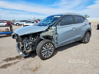 NISSAN KICKS SV