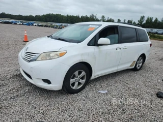 TOYOTA SIENNA LE