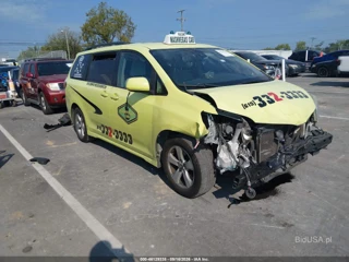 TOYOTA TOYOTA SIENNA LE 8 PASSENGER