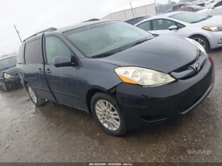 TOYOTA TOYOTA SIENNA XLE