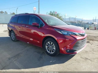TOYOTA TOYOTA SIENNA XLE