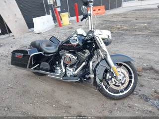 HARLEY-DAVIDSON HARLEY-DAVIDSON FLHR ROAD KING