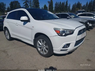 MITSUBISHI MITSUBISHI OUTLANDER SPORT SE